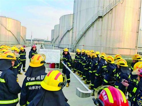 济宁支队组织开展危险化学品灭火救援实战演练